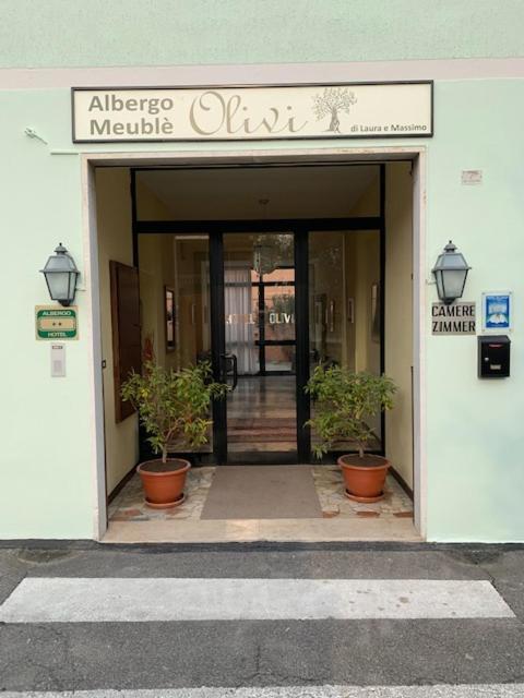 Albergo Meuble Olivi Тосколано Мадерно Екстериор снимка
