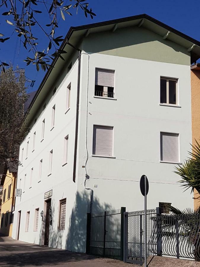 Albergo Meuble Olivi Тосколано Мадерно Екстериор снимка